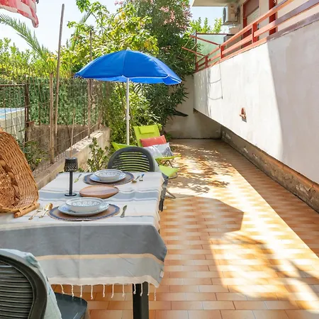 Elisio Apartment *